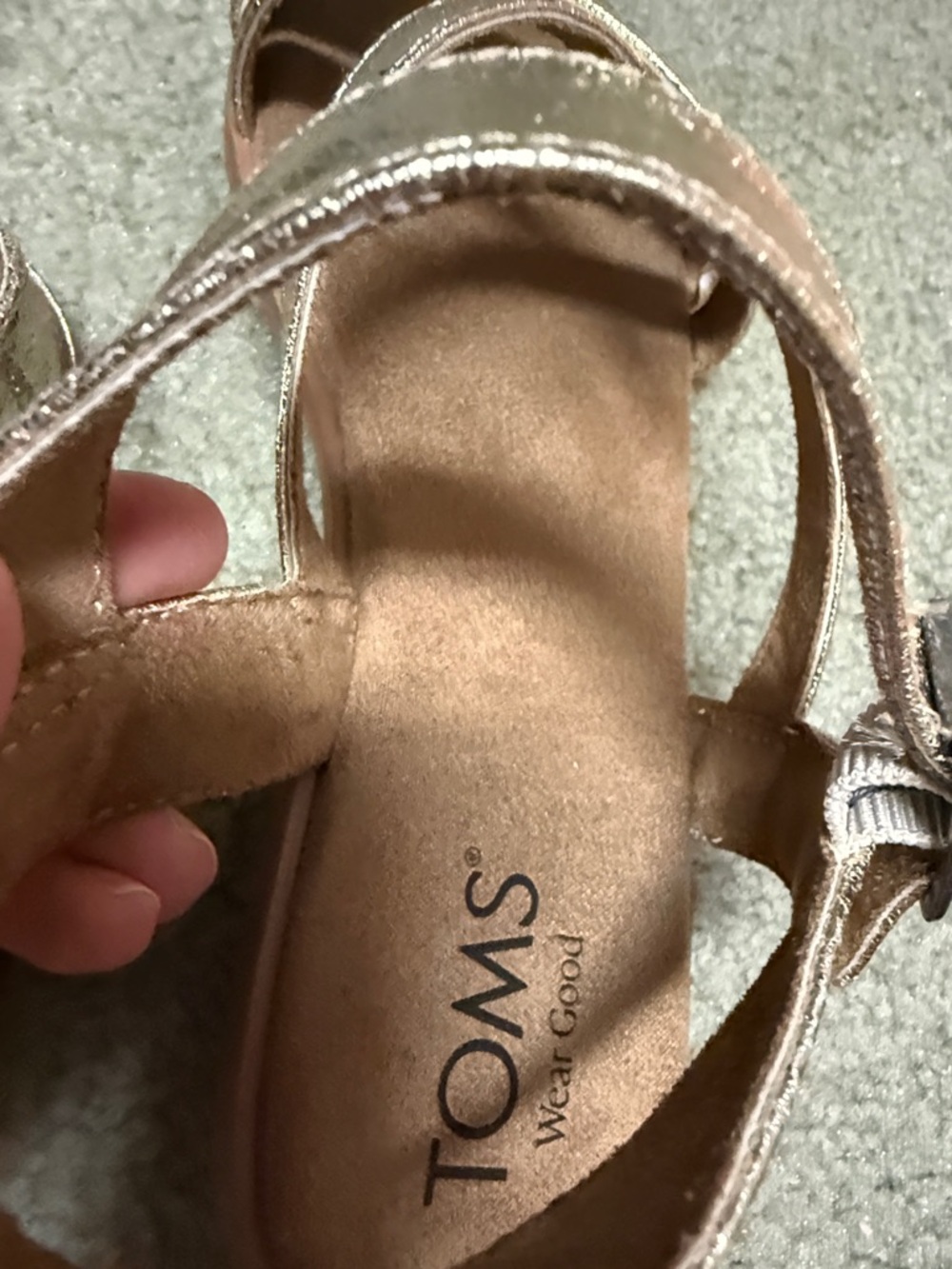 Toms Gold Strappy Women’s Sandals - Picture 3 of 4